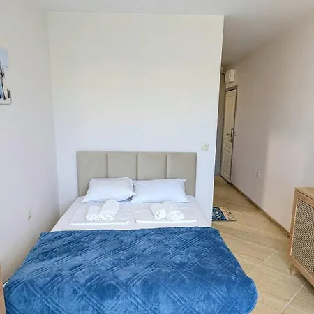 Apartmán Beachfront 100 M From Smokinya Kavatsi By Flat Manаger Djuni