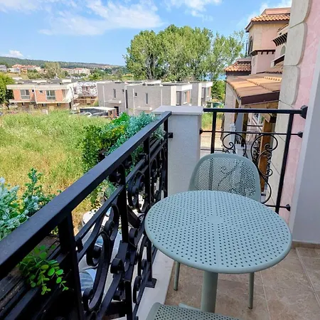 Beachfront 100 M From Smokinya Kavatsi By Flat Manаger Apartmán